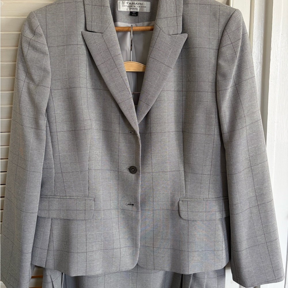 Tahari ASL 16 Petite Gray Plaid Suit NWT